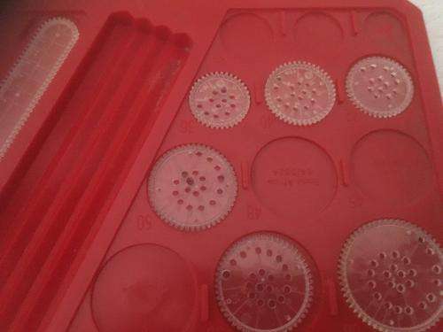 Old Vintage Spirograph  circa 1970's (incomplete)
