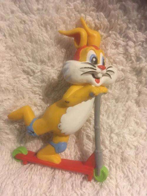 Bunny on a scooter Solid Rubber +-7cm (Nesquick???)
