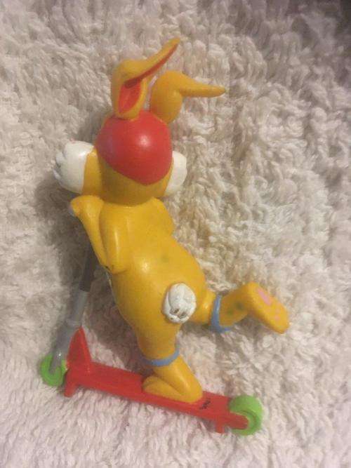 Bunny on a scooter Solid Rubber +-7cm (Nesquick???)