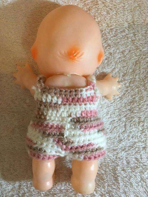 Kewpie in crochette outfit +-17cm