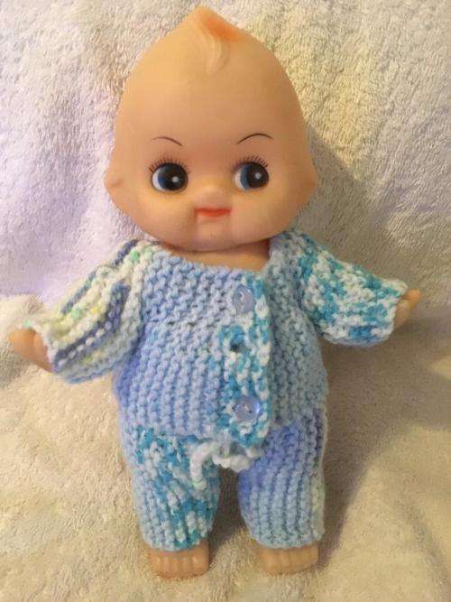 Kewpie in crochette outfit +-26cm