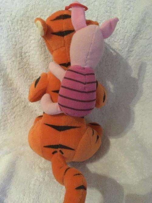 Winnie the Pooh's Tigger Piggy backing Piglet Disney +-29cm