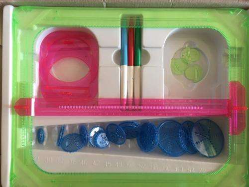 Spirograph made in Spain by Parker Brothers 1994 (Tonka Corporation) + See description