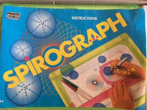 Spirograph made in Spain by Parker Brothers 1994 (Tonka Corporation) + See description