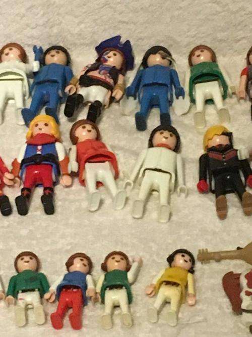Playmobile / Geobra People x 25  + accessoires total 36 pieces