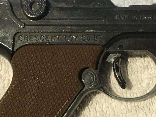 Vintage Metal Luger Cap Gun - Crescent Toy Co Ltd - Made In England +-16cm long