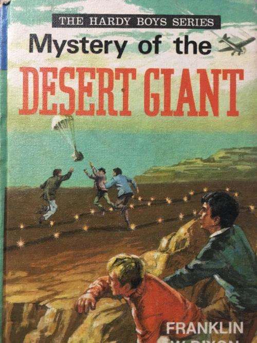 The Hardy Boys Series - Mystery of the Desert Giant- Franklin W. Dixon - Hard Cover