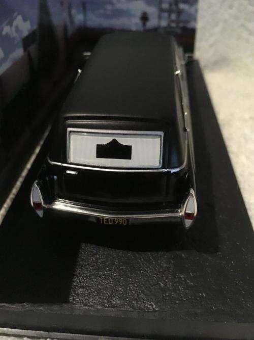 Cadillac Hearse  - Diamonds Are Forever - James Bond Car Collection -  1:43 Scale Die Cast