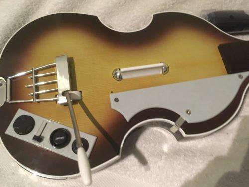 Xbox 360 - The Beatles Rock Band  Wirless Hofner Bass Guitar (Limited Ed) + The Beatles Rock band