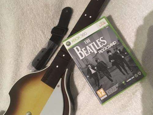 Xbox 360 - The Beatles Rock Band  Wirless Hofner Bass Guitar (Limited Ed) + The Beatles Rock band