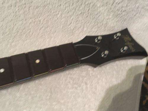 Xbox 360 - The Beatles Rock Band  Wirless Hofner Bass Guitar (Limited Ed) + The Beatles Rock band