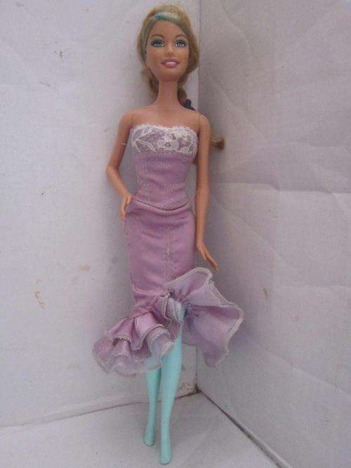 Barbie Mattel doll 2003 in Evening Dress - she has light blue legs