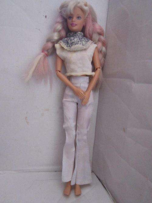 Barbie Mattel doll 1991 in White slacks