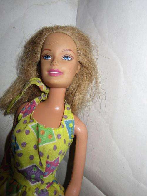 Barbie Mattel doll 1998 In a Yellow summer dress
