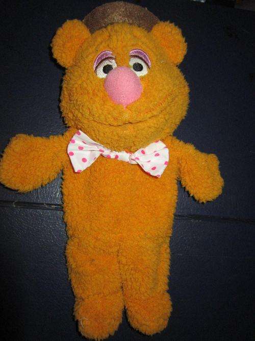 Muppets Charcter - Hand Puppet would fit a adult hand - Disney