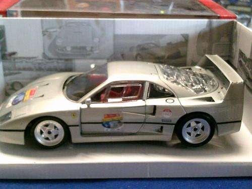 Hotwheels - Ferrari F40 1947-2007 60 years 1:18 Scale