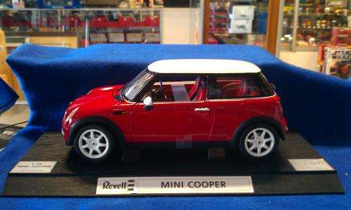 Die Cast - Mini Cooper - Revell - Scale 1:12