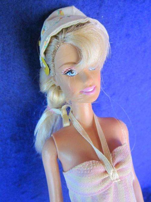 Barbie Matell - 1998  c/w accessories