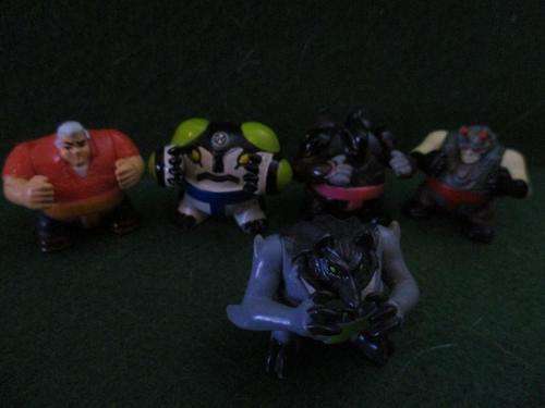 5 x Ben 10 Figures +-3cm tall