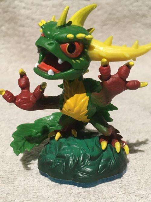 Skylanders Swap Force Thron Horn Camo (With Card)