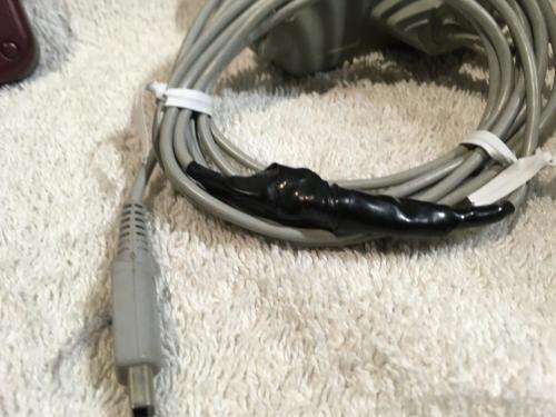 Nintendo DSi XL, Charger + 2gb SD card