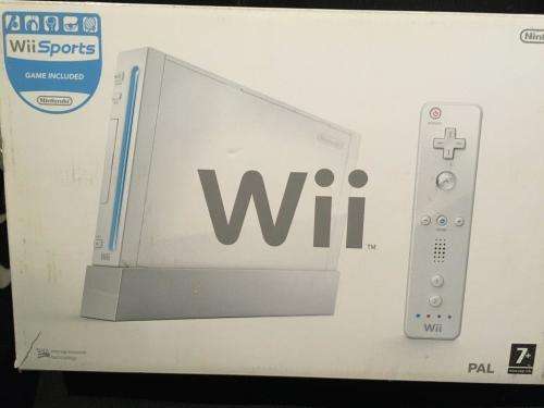 Nintendo Wii - Console Sports Edition c/w Wii Sports Game (Boxed)