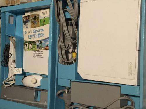 Nintendo Wii - Console Sports Edition c/w Wii Sports Game (Boxed)