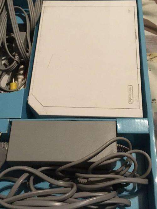 Nintendo Wii - Console Sports Edition c/w Wii Sports Game (Boxed)