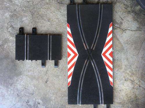 Ninco - 1 x Cross over 1 x 1'4 Straight 1:32 1:24 scale