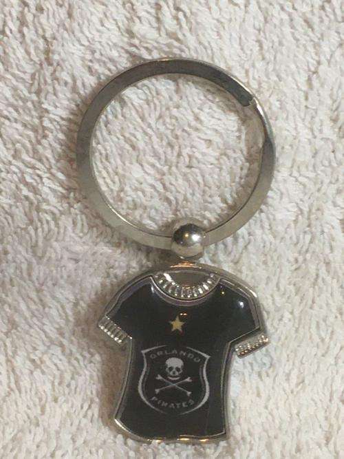 Football Orlando Pirates Metal Keyring (NOS)