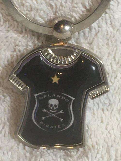 Football Orlando Pirates Metal Keyring (NOS)