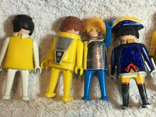 Job Lot of Vintage & Newer Playmobile / Geobra People x 21+ 2 prople spares
