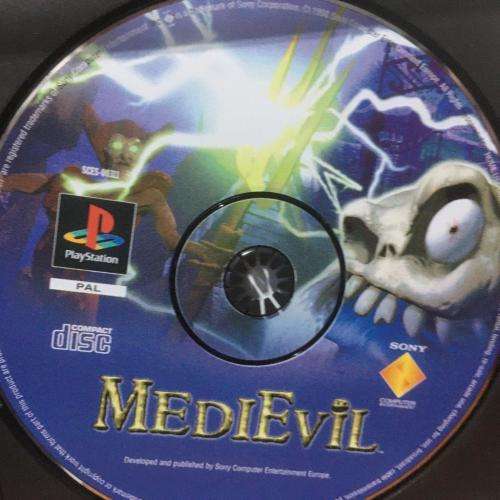 PS1 - Medievil (pal black disc)