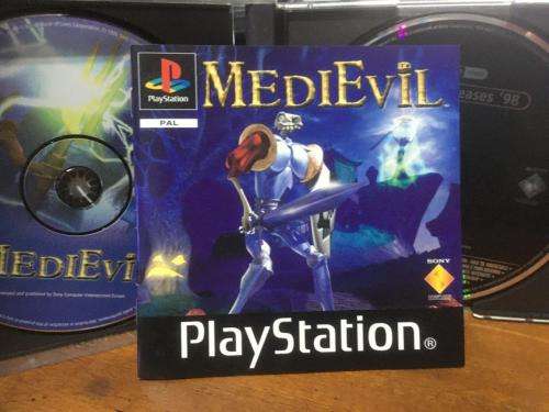 PS1 - Medievil (pal black disc)