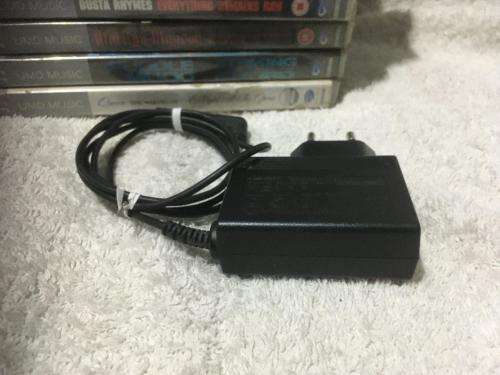 PSP 1004, 32MB Memory Card Charger, 5 Games + 4 UMD Music videos + Starter Kit