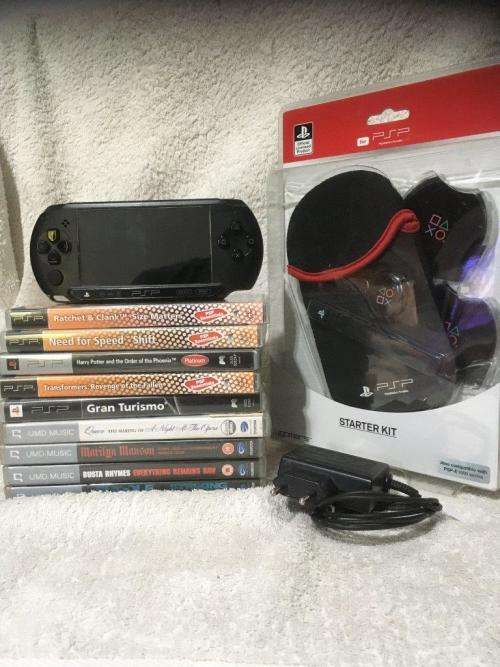 PSP Street, 32MB Memory Card Charger, 5 Games + 4 UMD Music videos + Starter Kit