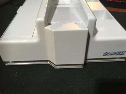 Wii - Dreamgear DGWII-1036 Charging Station / Stand
