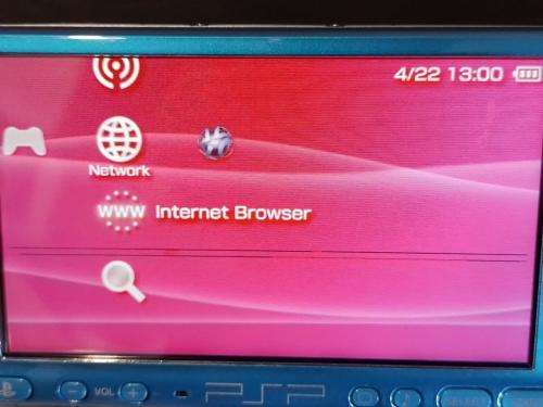 PSP 3004, No memory Card, Charger, 5 Games + 4 UMD Music videos + carry bag - see description