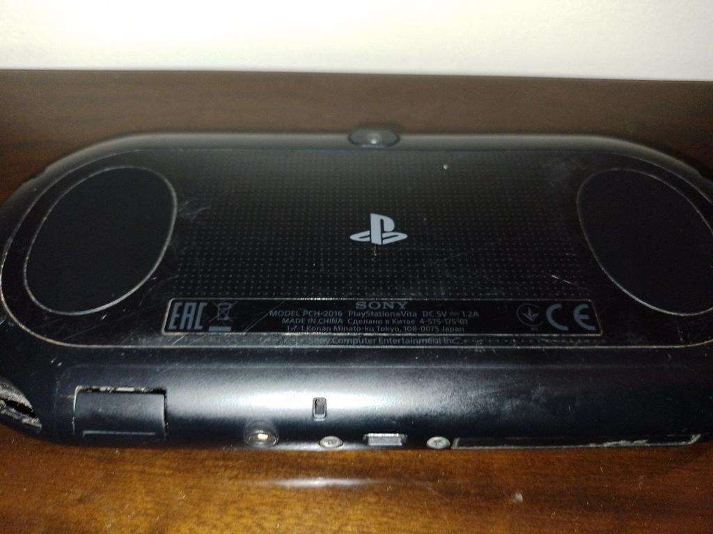 Sony PSVITA 2000 c/w 8GB Memory card