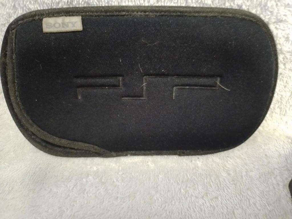 PSP 3004,  Charger, Carry Case (2GB Memory Card)