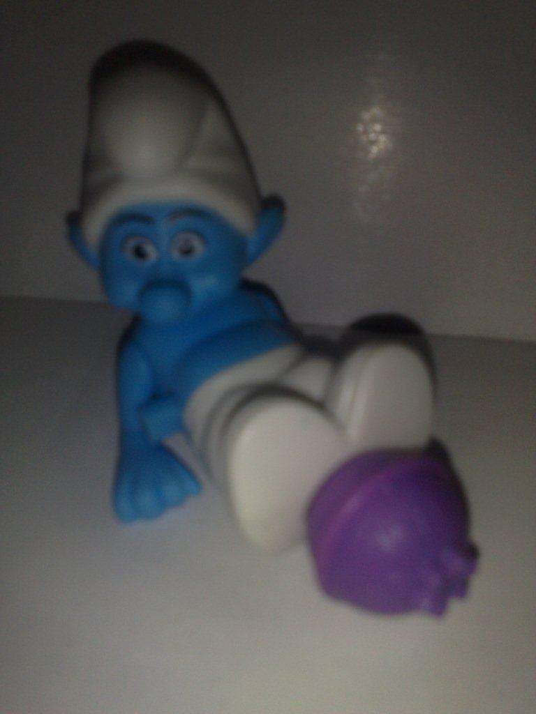 McDonalds Smurf with a ball at his feet (turns) 2011