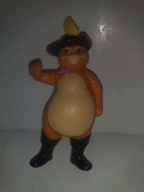 McDonalds Puss In Boots 2010