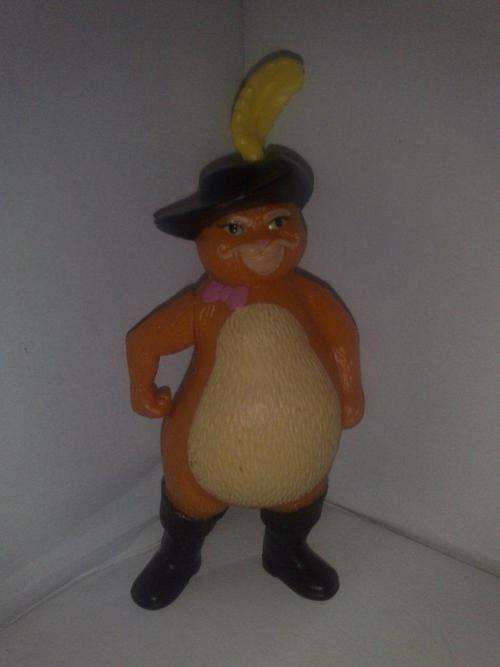 McDonalds Puss in Boots Shrek 2010