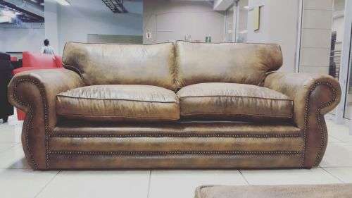 Large 6 Seater lounge suite New