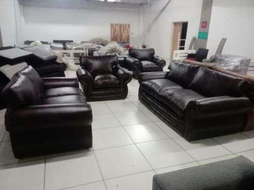 Large 6 Seater lounge suite New