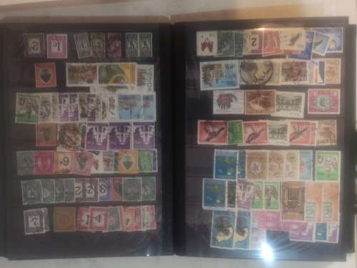 Union of South Africa - Small 16 page book. With Stamps as per scan. Umm. MM and Fine Used.