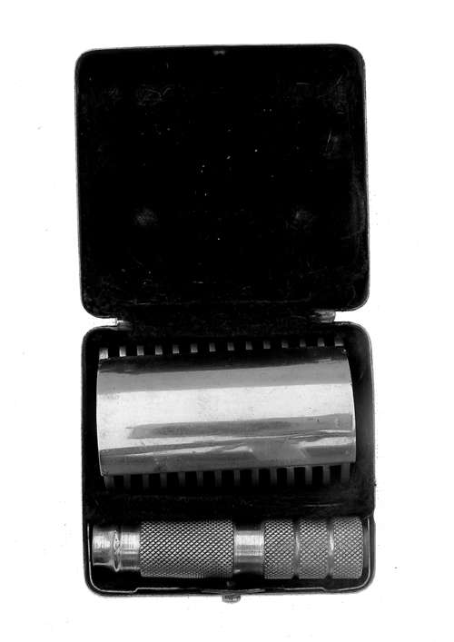 Vintage 1940's Enn Werke WWII Open Comb Double Edge Safety Razor