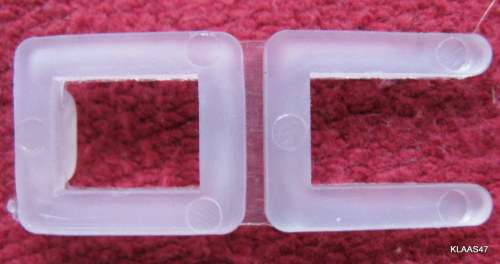 APPROX 800 PLASTIC BANDING CLIPS/STRAPPING BUCKLES