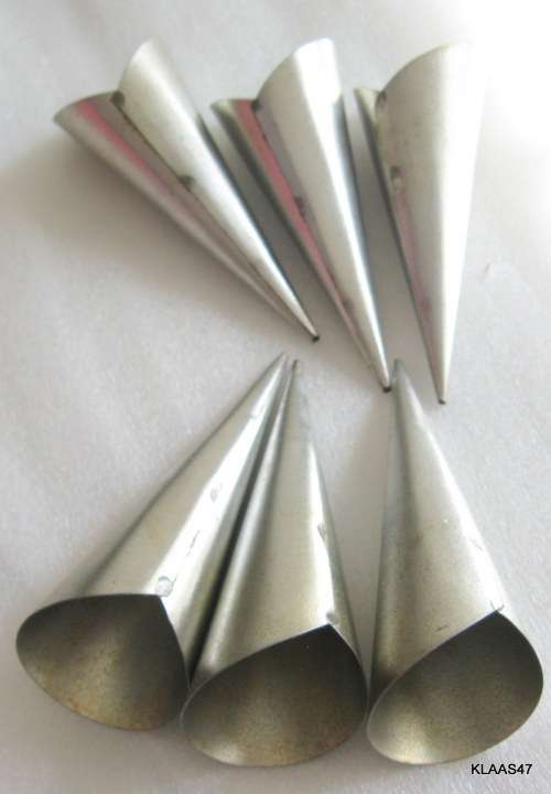 6 CREAM HORN CONES : 11cm LONG - 4cm DIAMETER