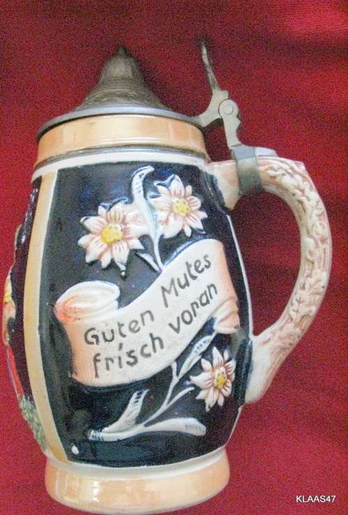 GERMAN LIDDED BEER STEIN : FROHES HERZ SCHAFT LEICHTE BAHN GUTEN MUTES FRISCH VORAN : 16.5cm HIGH